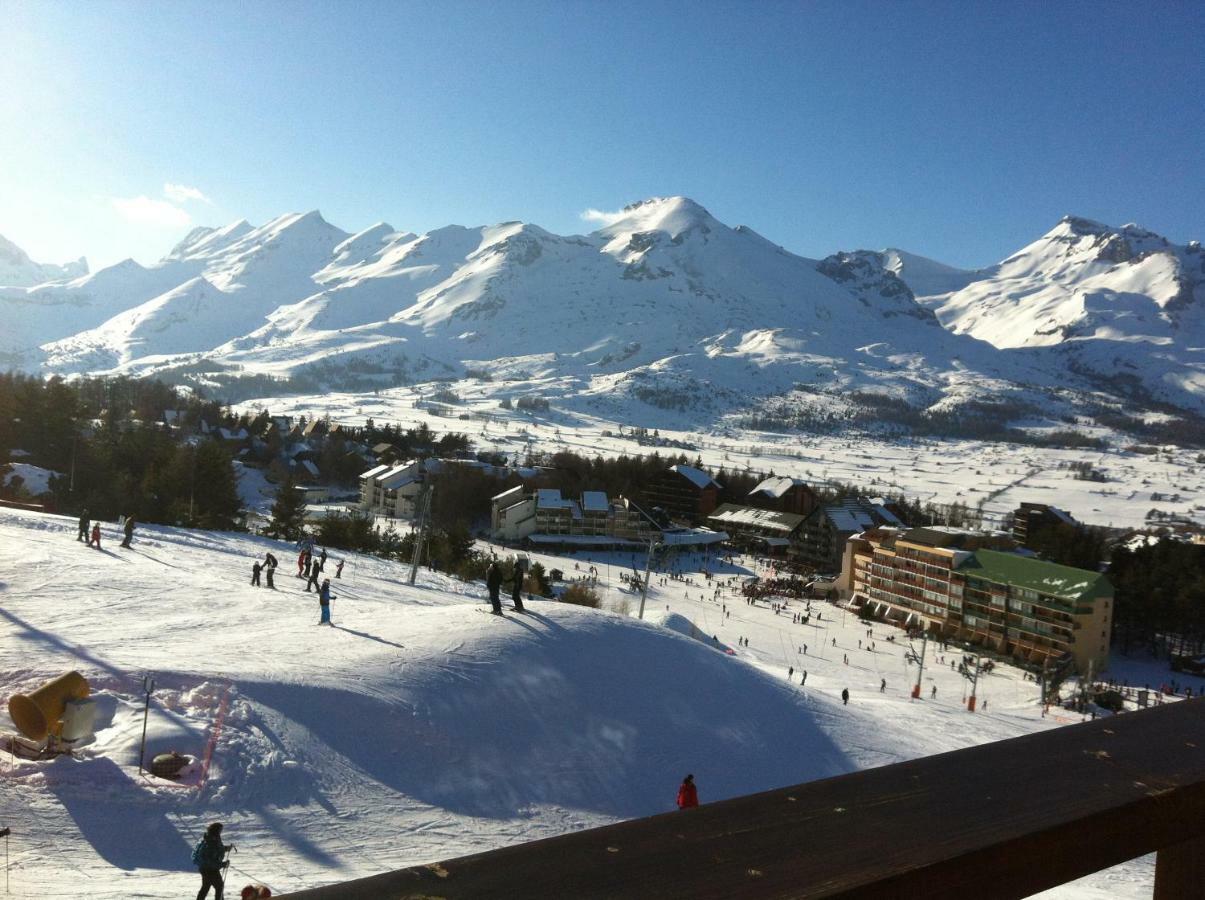 Eden Sur Les Pistes Avec Vue Panoramique Sur La Vallee Ла Жу дю Луп Екстериор снимка