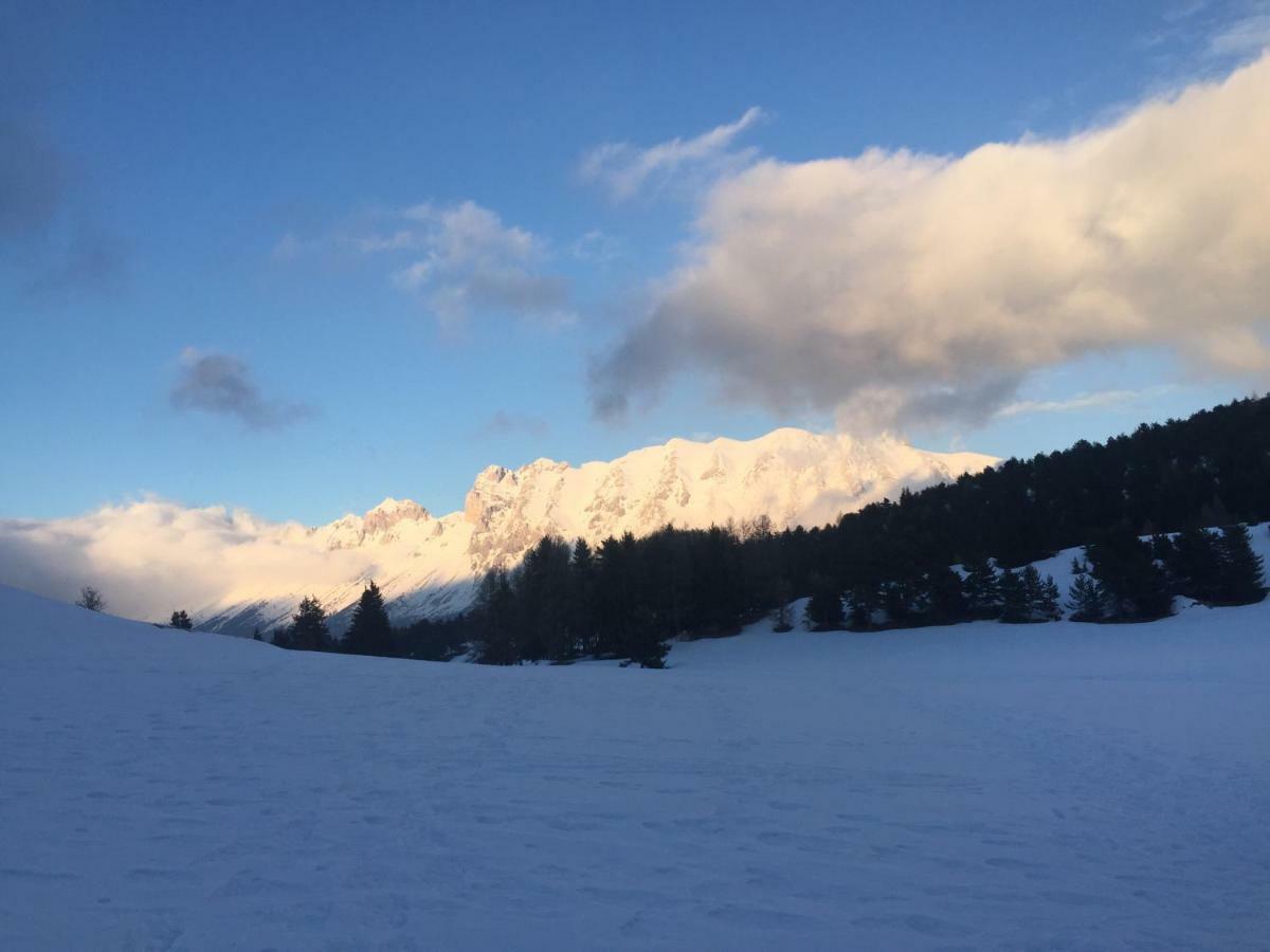 Eden Sur Les Pistes Avec Vue Panoramique Sur La Vallee Ла Жу дю Луп Екстериор снимка