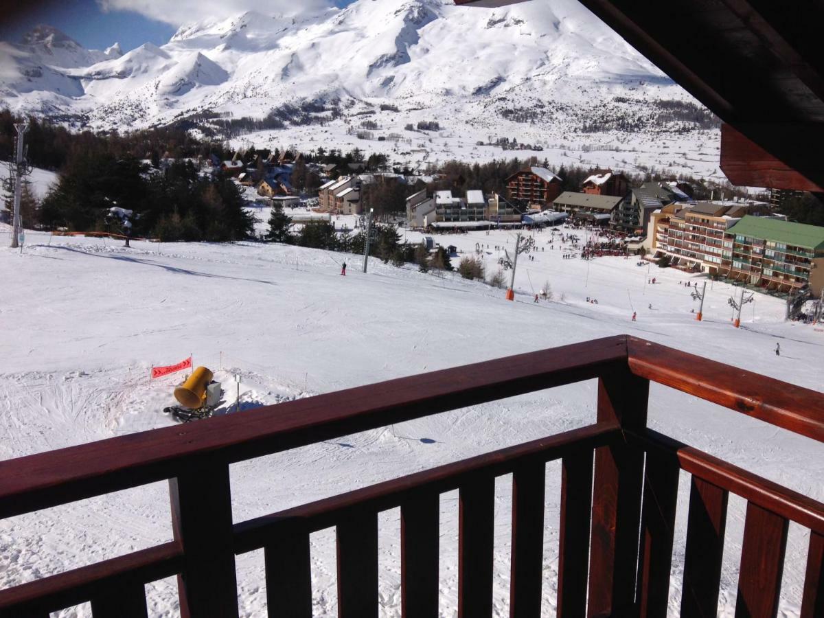 Eden Sur Les Pistes Avec Vue Panoramique Sur La Vallee Ла Жу дю Луп Екстериор снимка