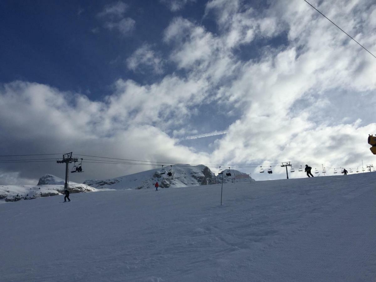 Eden Sur Les Pistes Avec Vue Panoramique Sur La Vallee Ла Жу дю Луп Екстериор снимка