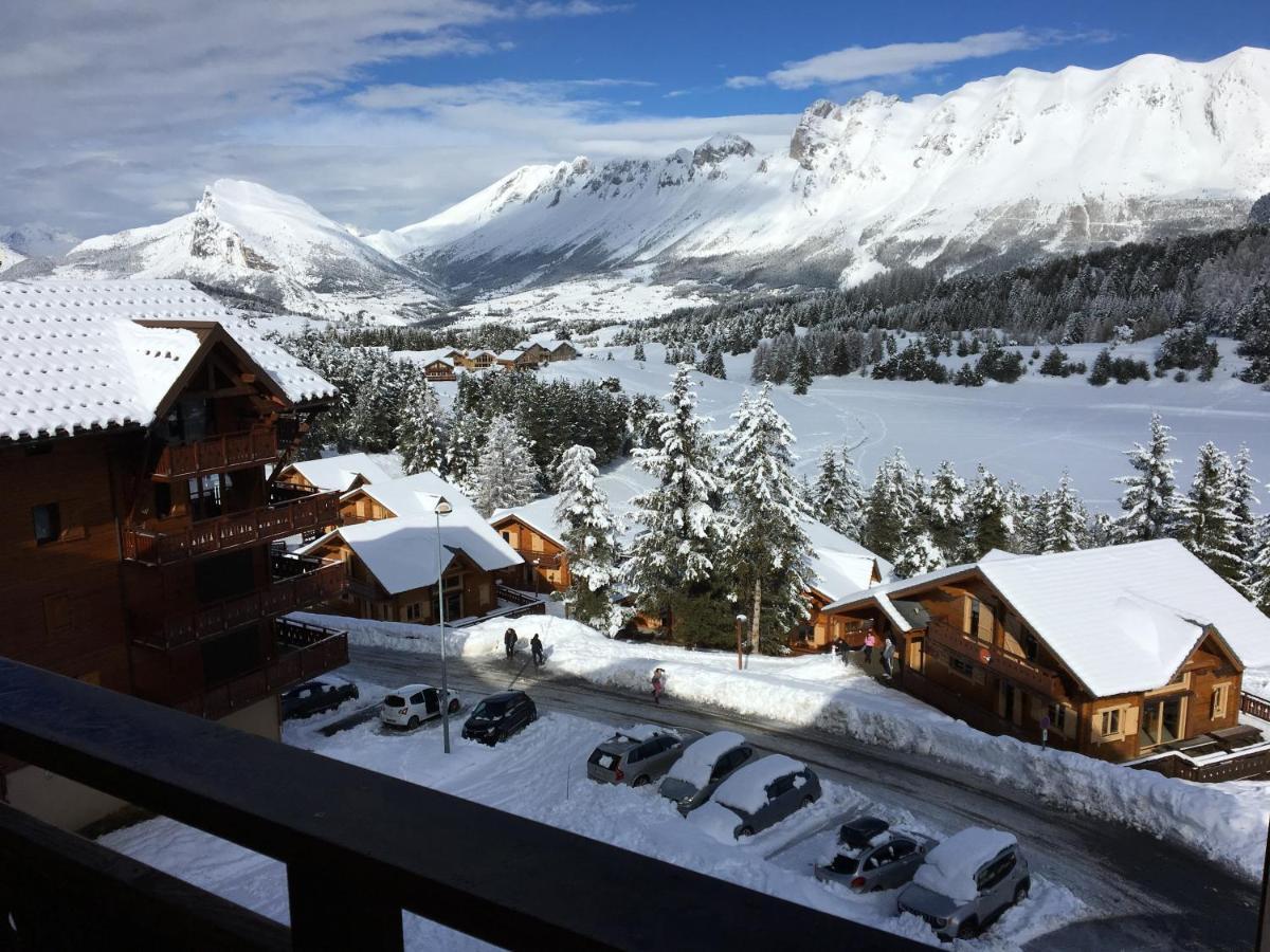Eden Sur Les Pistes Avec Vue Panoramique Sur La Vallee Ла Жу дю Луп Екстериор снимка